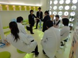 MRさんの足見てください。けっしてまくっているわけではありません。残念ながら高校の先生は出演いただけませんでした。