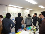 会議テーブル移動してワイワイやってます