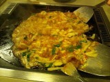 いろんなトッピングのもんじゃ焼きがありました☆コレはホルモン入り