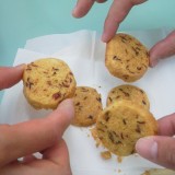 実のところがちょっと硬いけど、ローズヒップと聞けばすすんで手が伸びます!